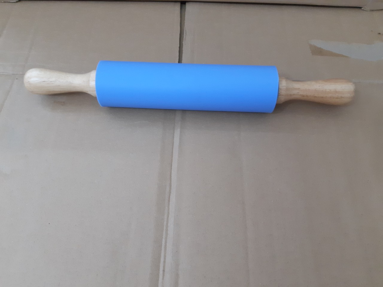 [HCM]CHÀY CÁN BỘT SILICON 38CM TAY CẦM BẰNG GỖ