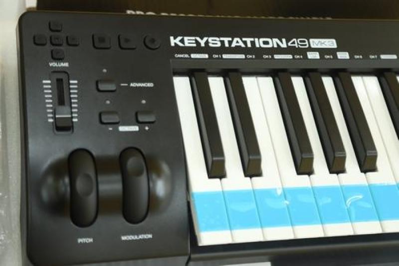 Thiết bị Midi Controller KeyStation 49MK3