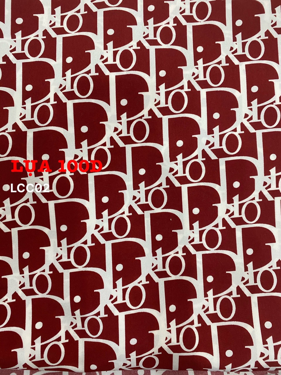 [HCM]VẢI LỤA HỌA TIẾT CHỮ CÁI- DÒNG VẢI THÔNG DỤNG - 1 MÉT X 1M5