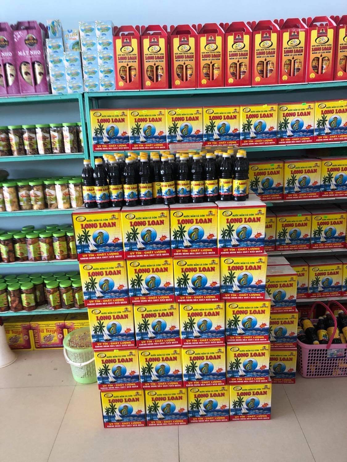 Nước mắm nhĩ cá cơm thùng tím 6 chai , 250ml (đạm: 25g/lít, 40 độ đạm)