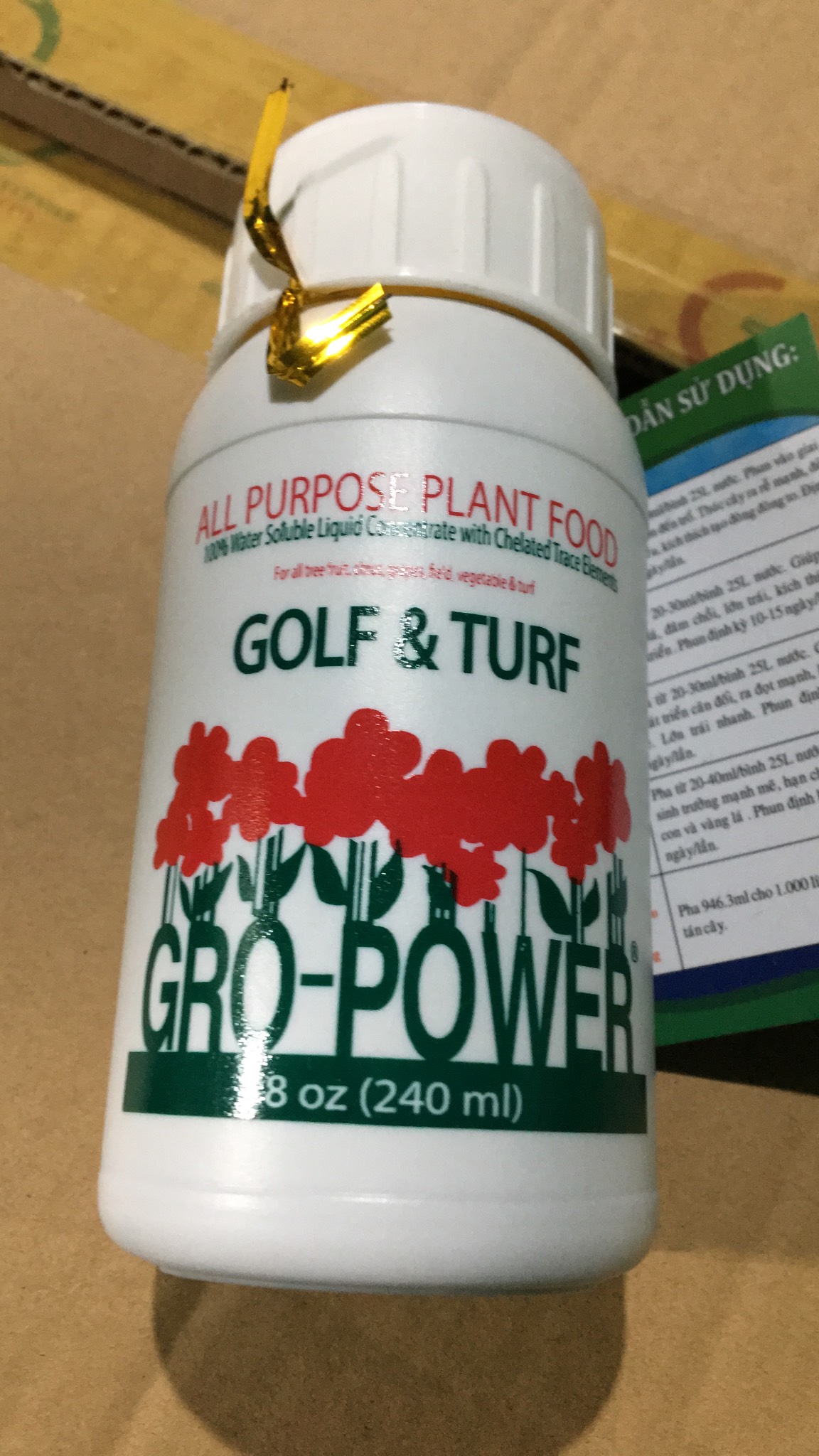 Phân bón vi lượng GOLF VÀ TURF GRO-POWER lọ 240 ml, khắc phục hiện tượng vàng lá mỏng lá do thiếu chất dinh dưỡng  + giảm hiện tượng khô hoa và rụng hoa  + chống rụng trái  + thúc đẩy phát triển rễ tăng cường sức đề kháng
