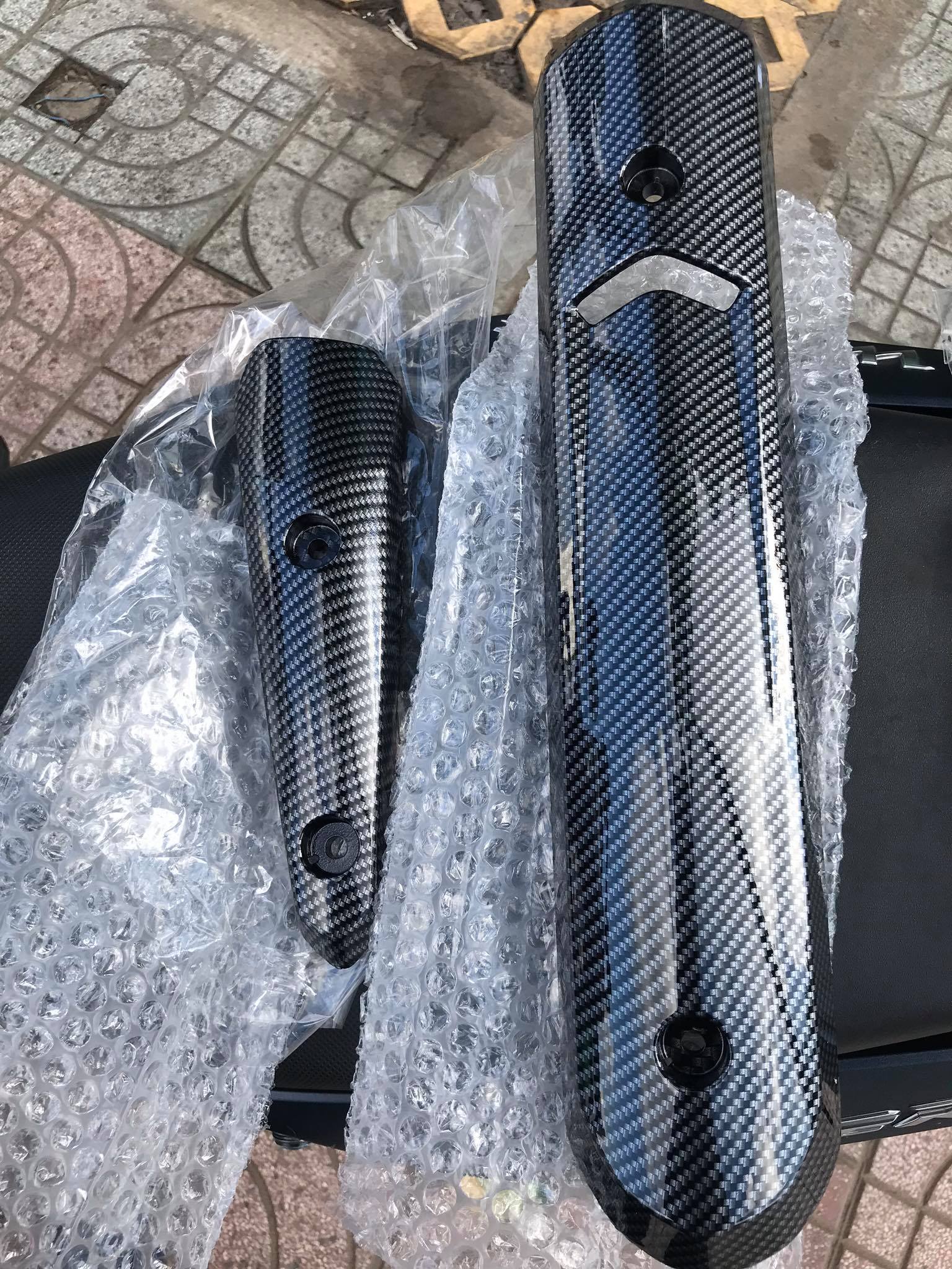 Ốp bô spark carbon và bạc ( mọi xe )