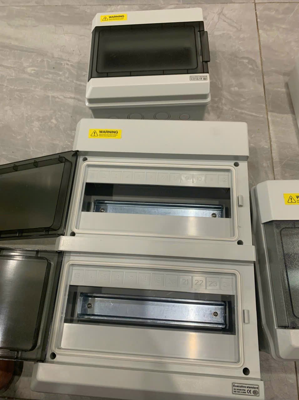 VỎ TỦ ĐIỆN DC IP65 24way