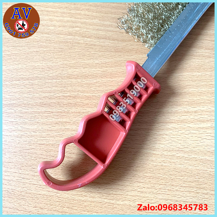 Bàn chải đánh rỉ sắt cán đỏ