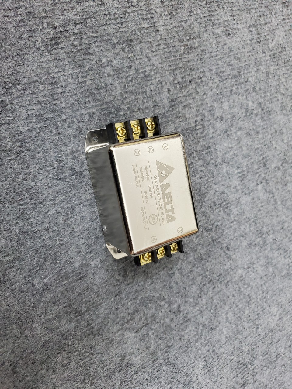 Lọc Sạch Nguồn Điện Delta 30A USA