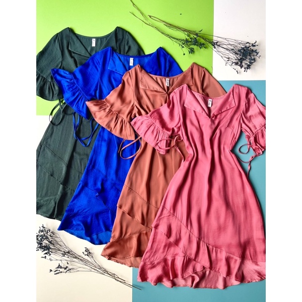 Đầm lụa tay loe cổ V  có dây cột eo Infashion