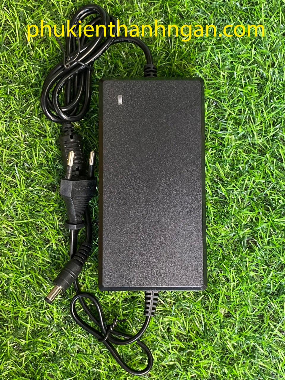 Nguồn điện tử SUCOM 12V-7A ( Có đèn báo )