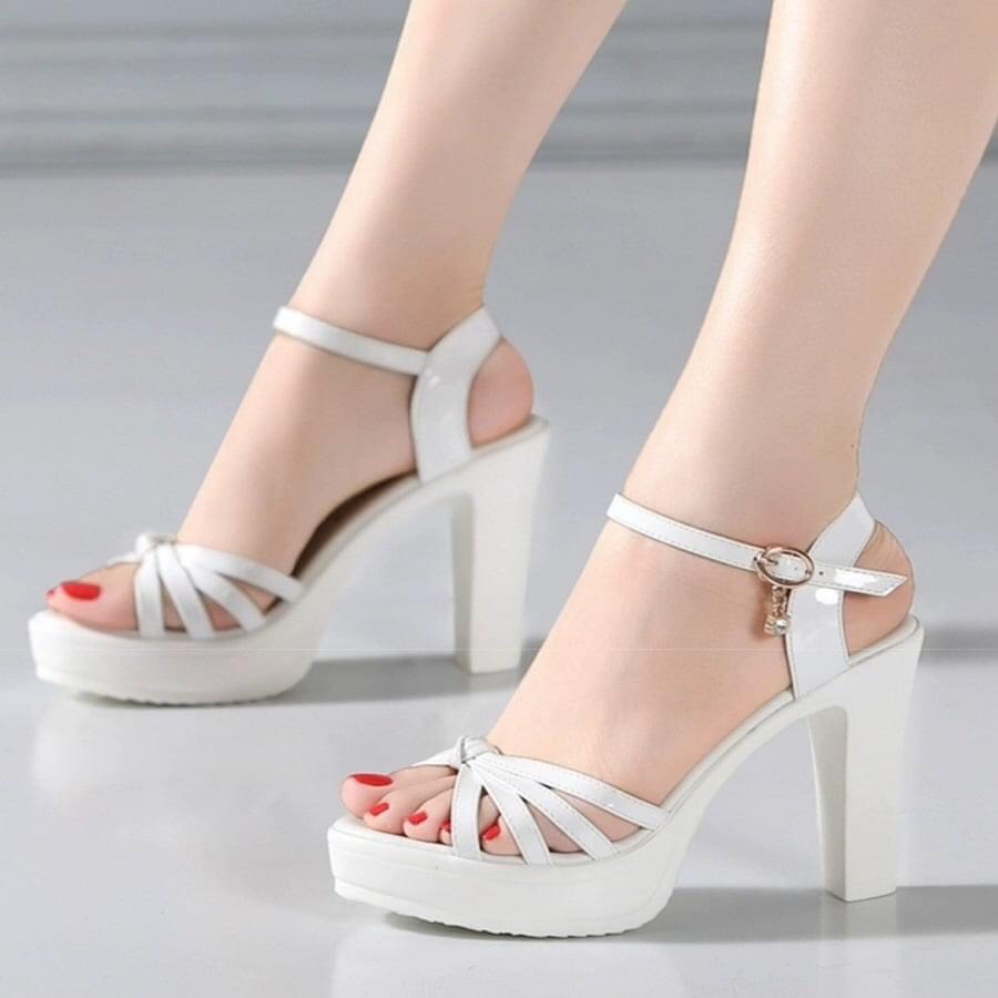 High-Quality 10F Strappy High-Heeled Sandals