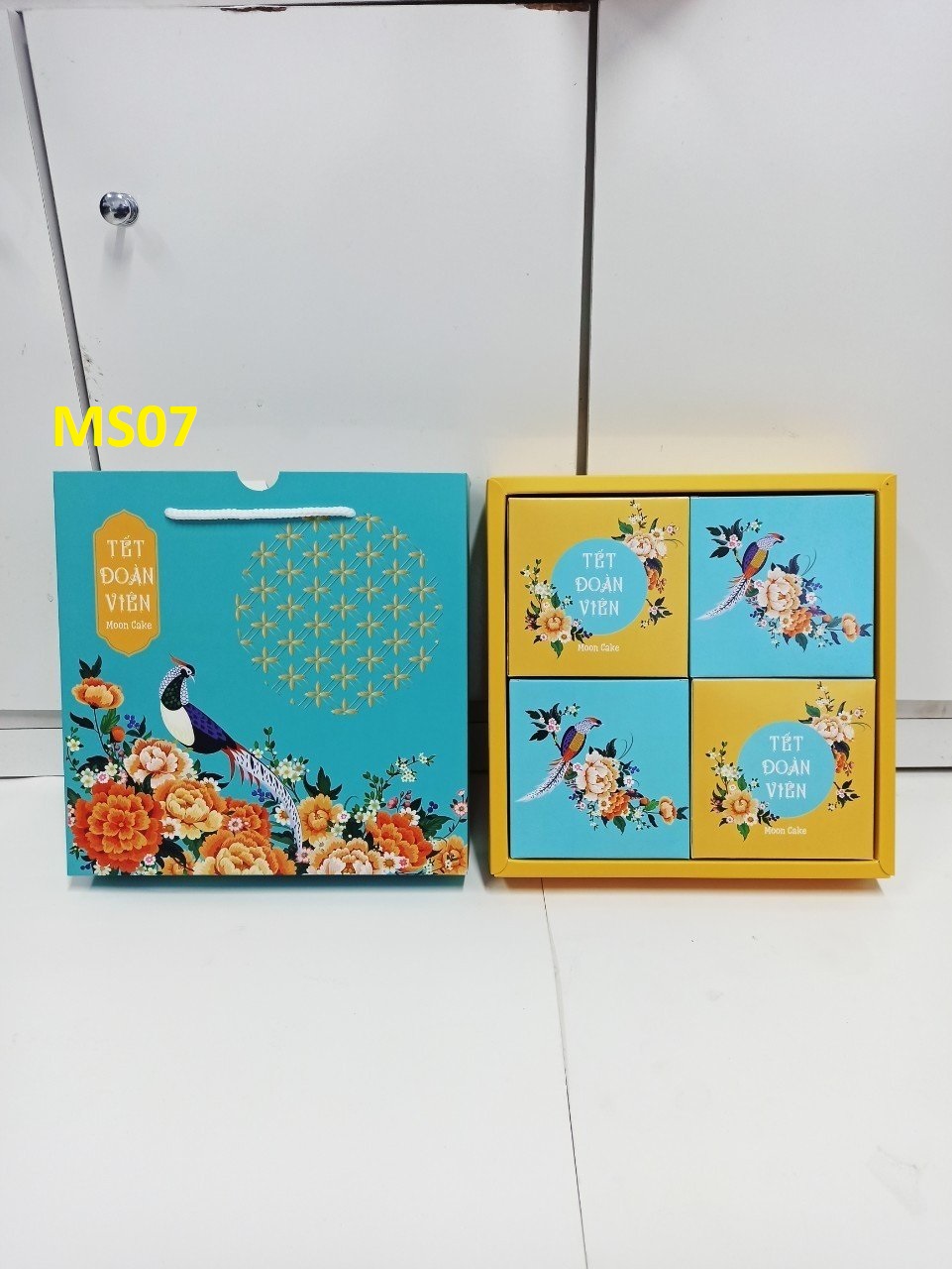 com bo 10 bộ vỏ hộp trung thu 4 bánh