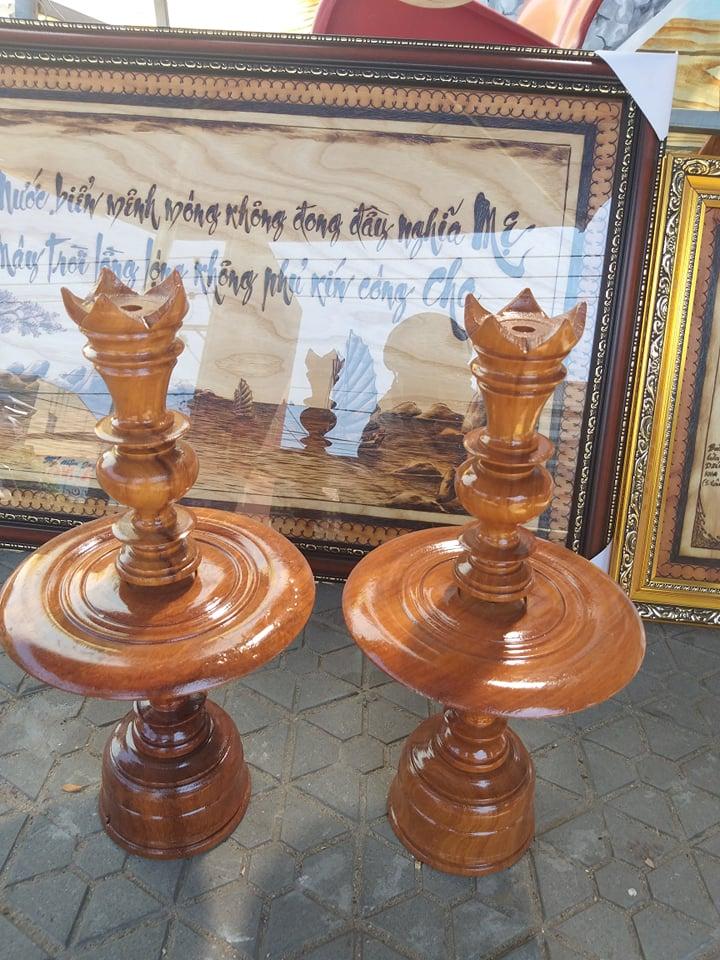 Cặp đèn cầy Thờ Gỗ Gỏ Cao 40Cm