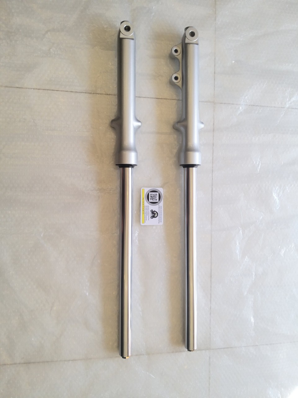 Cặp phuộc trước giảm xóc trước Suzuki EN150A loại dài 74cm ty 30 Giá 1 cặp