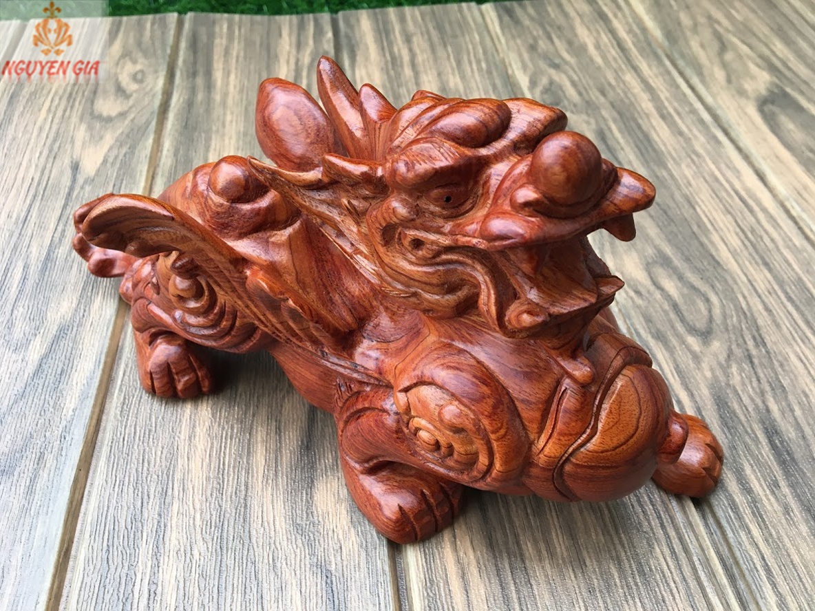 Tỳ hưu phong thủy gỗ Hương 30 cm