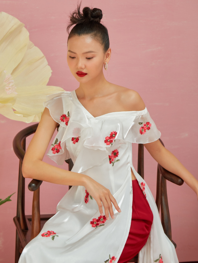 COCO SIN - Áo Dài Trắng Hoa Lệch Vai