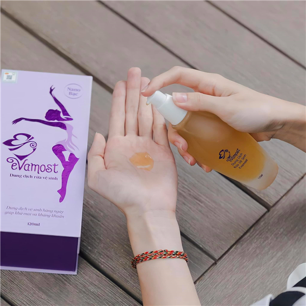 Dung Dịch Vệ Sinh Phụ Nữ Evamost 120ml