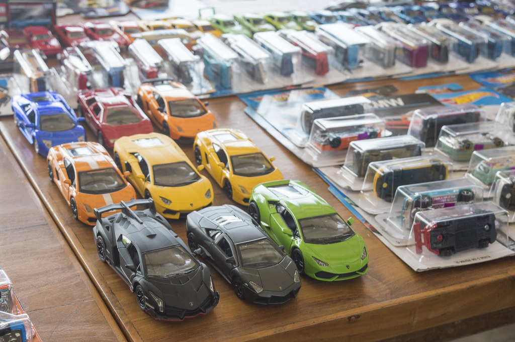 Ô tô mô hình tỉ lệ 1:64 Hot Wheels Cool Classics 1970 Chevelle ( màu tím)
