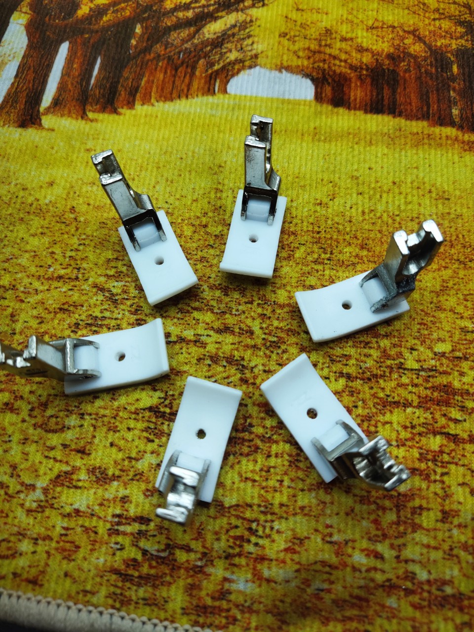 chân vịt nhựa gân trái