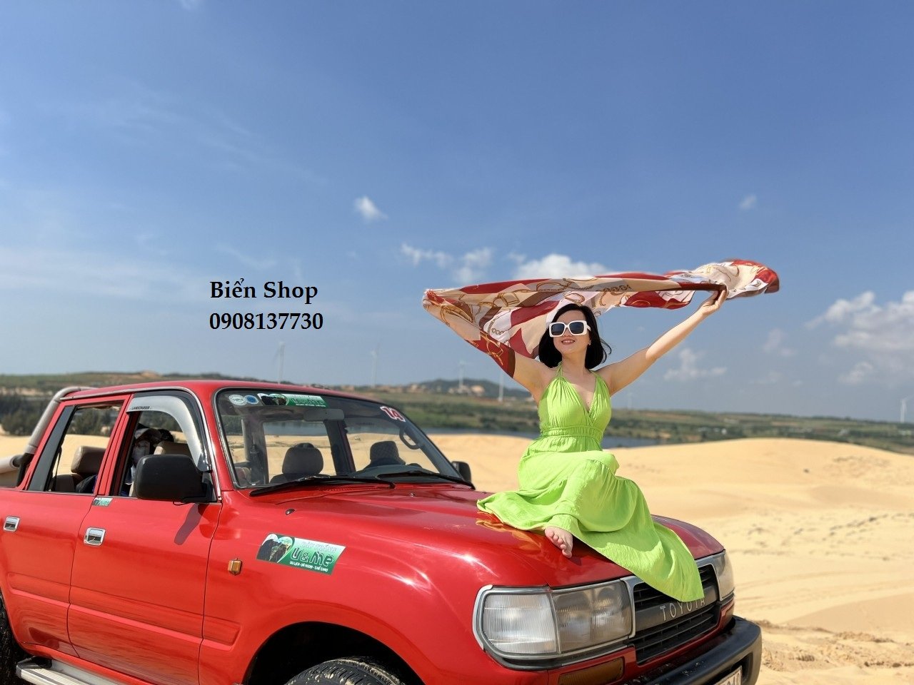 Đầm yếm đuôi cá đi biển quyến rũ