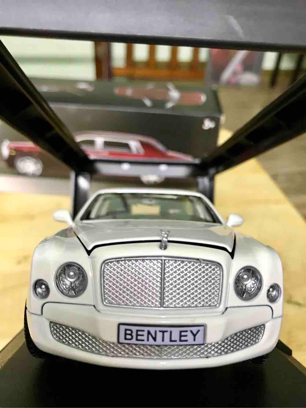 Xe Mô Hình Bentley Mulsane 1:24