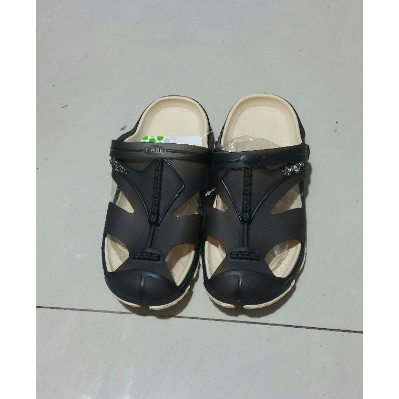 [HCM]Dép nhựa dẻo bít mũi nam đế êm chân 2 lớp