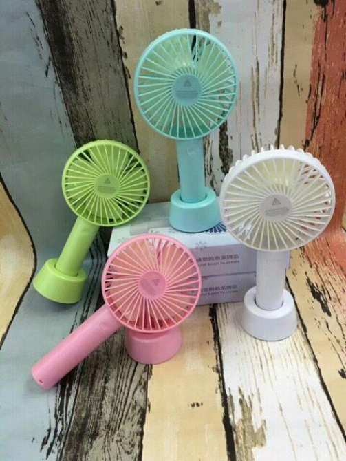 Quạt mini cầm tay 3 tốc độ siêu mát có pin và cáp sạc [ Giao màu ngẫu nhiên]