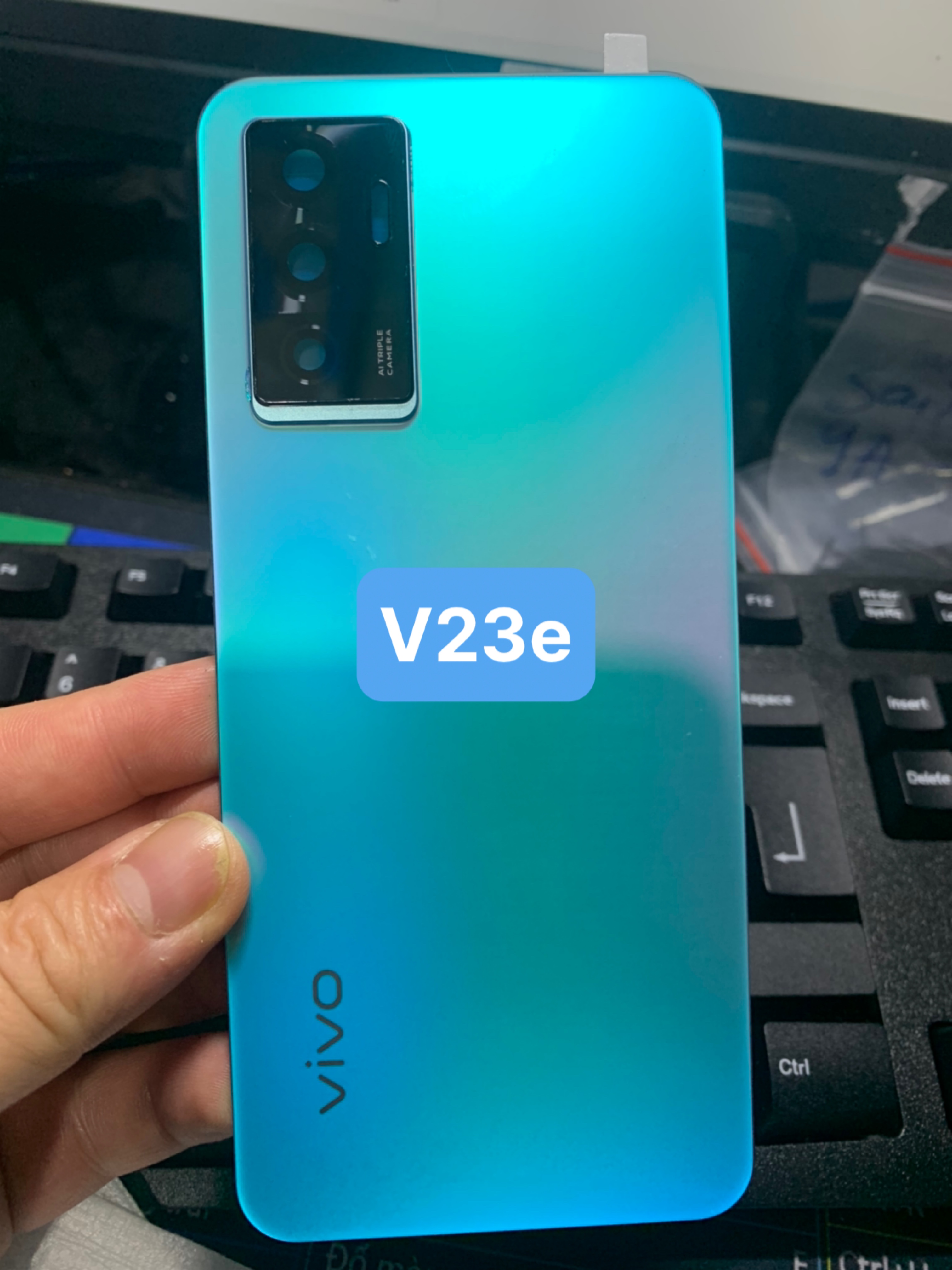 Kính lưng điện thoại zin Vivo V23e