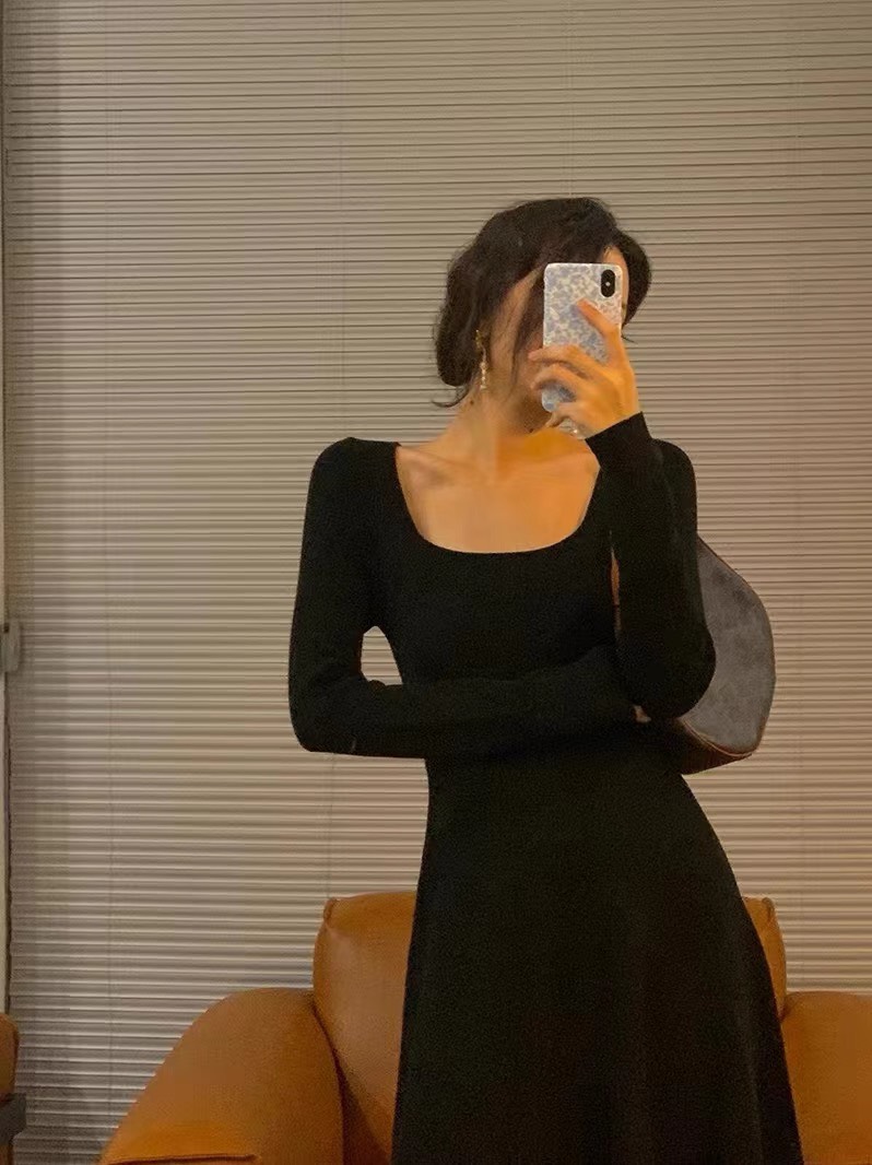 Đầm Xòe Chữ A Cổ Vuông Tay Dài Basic - Tharo Clothing [DAM00024]