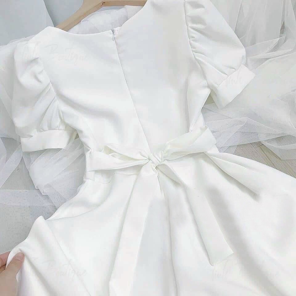 Đầm trắng cổ vuông nơ sau