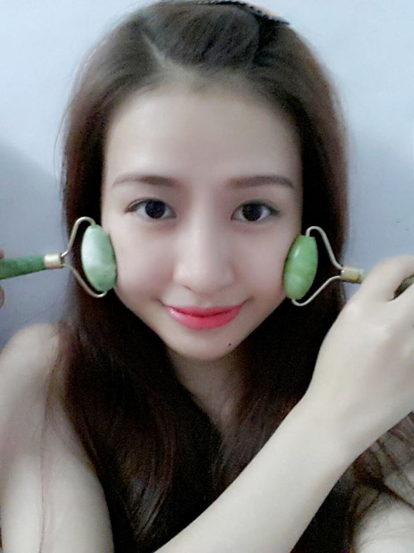 Cây lăn massage mặt đá cẩm thạch