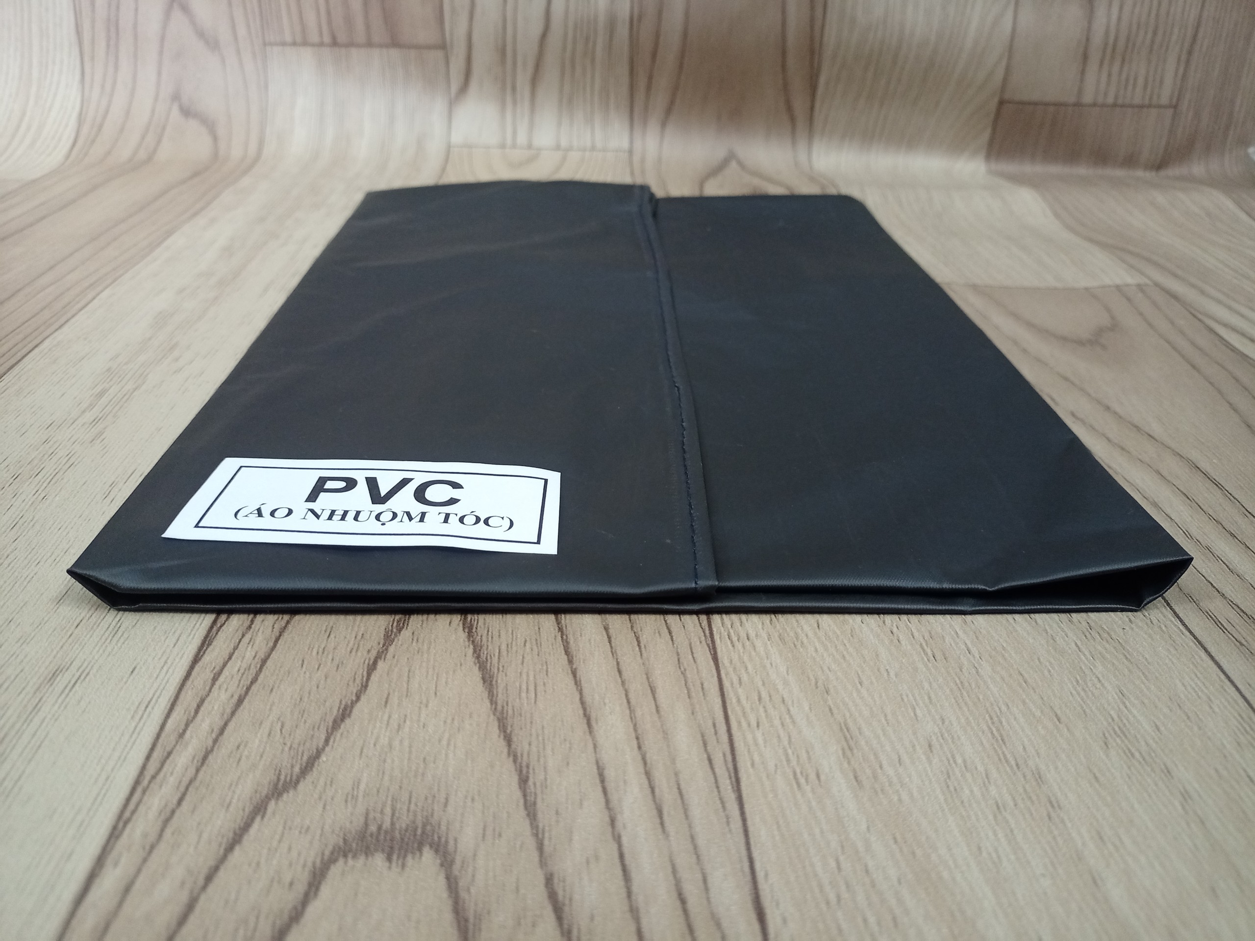 Choàng mỏng PVC dùng để nhuộm tóc
