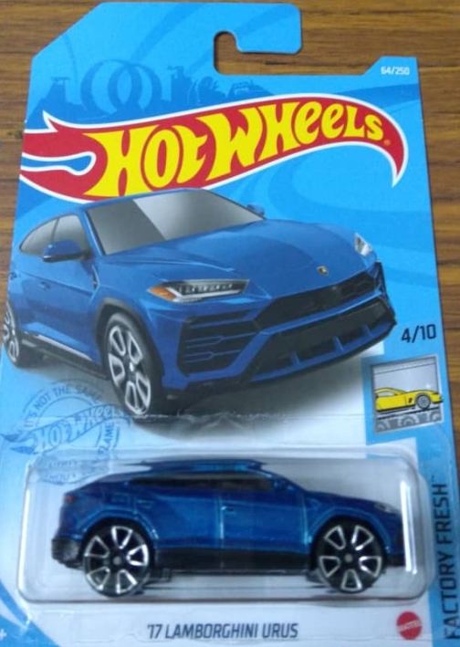 Hotwheels- 17 Lamborghini Urus