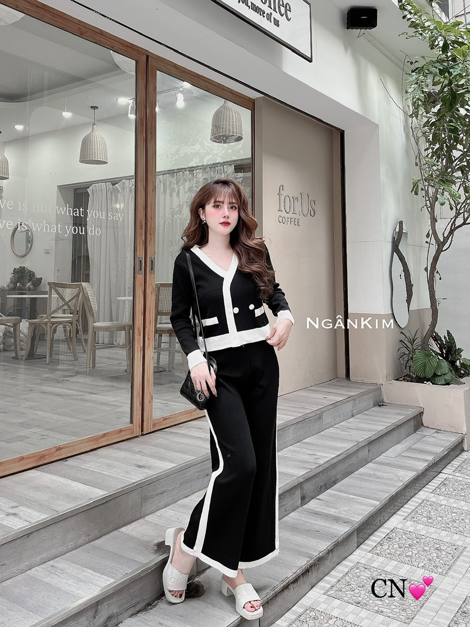Set bộ len trơn viền cổ V 2 khuy