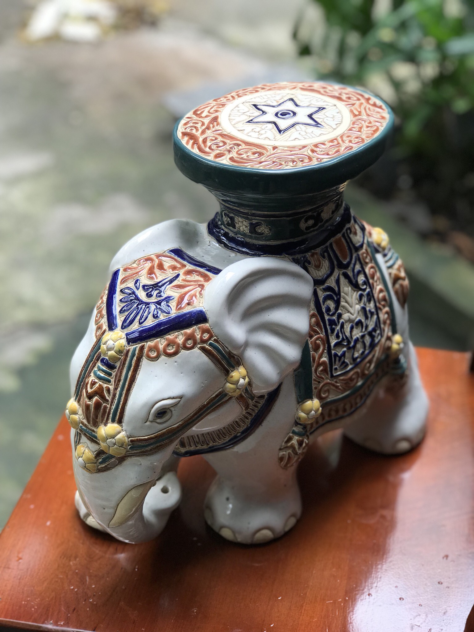 ĐÔN VOI BƯỚC ĐI GỐM SỨ NAM BỘ
