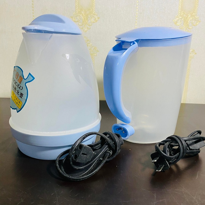 Ấm đun nước siêu tốc ( Tặng bàn chải đánh răng )