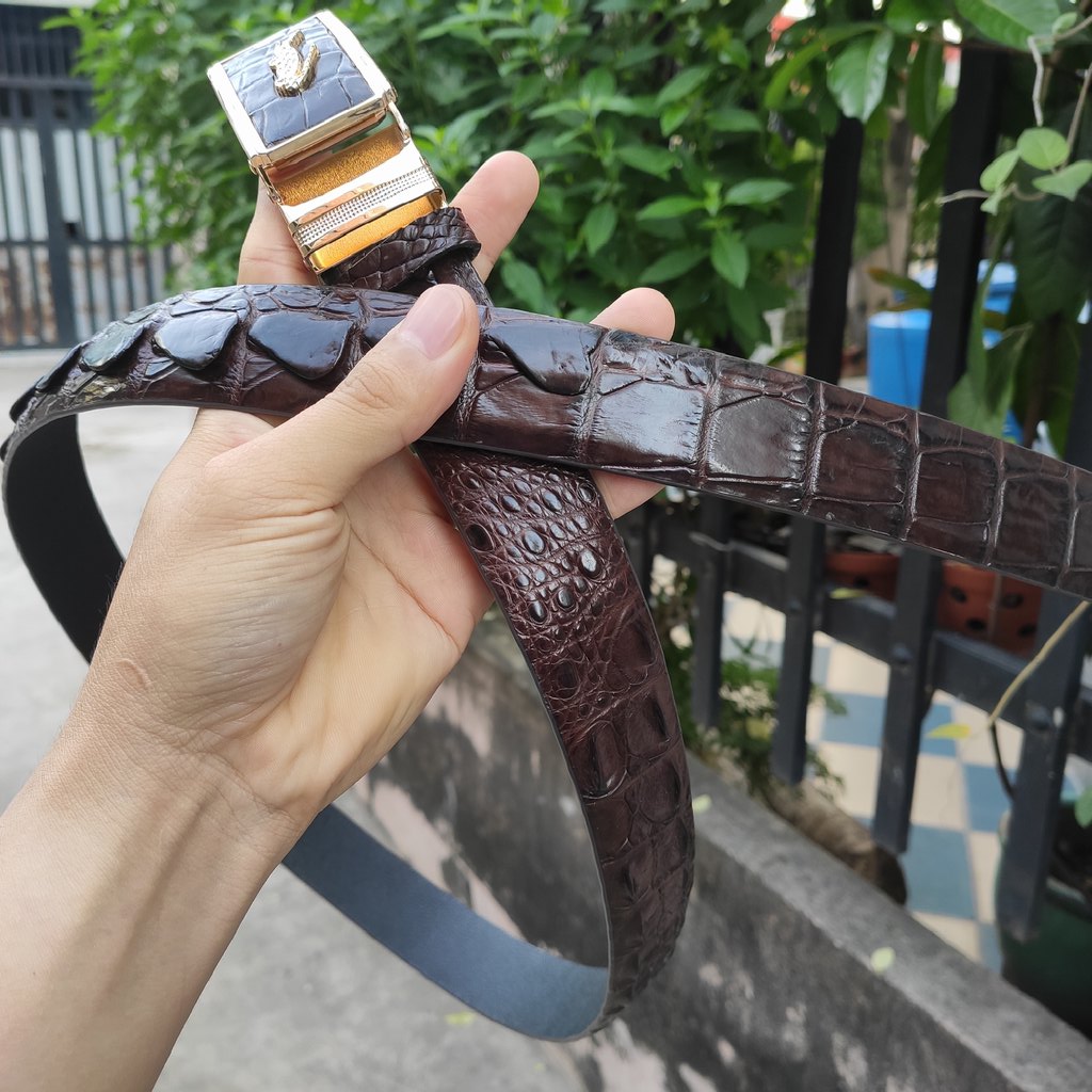 Thắt lưng da cá sấu liền nguyên tấm