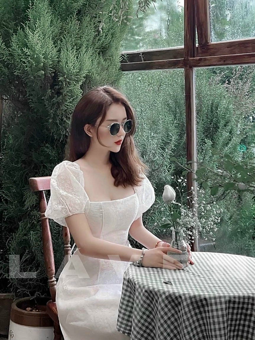 [HÀNG ĐẸP] Đầm Trắng Midi Hoa Nổi Cổ U Tay Bồng