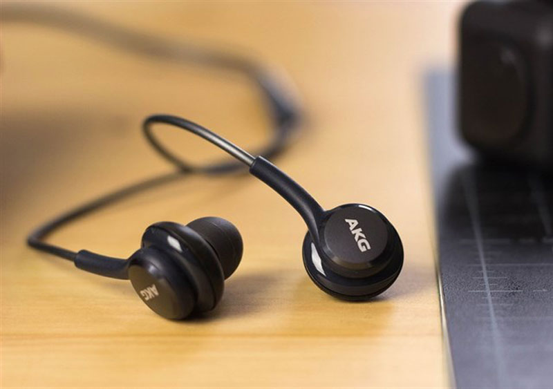 Tai nghe AKG như Zin cổng TypeC
