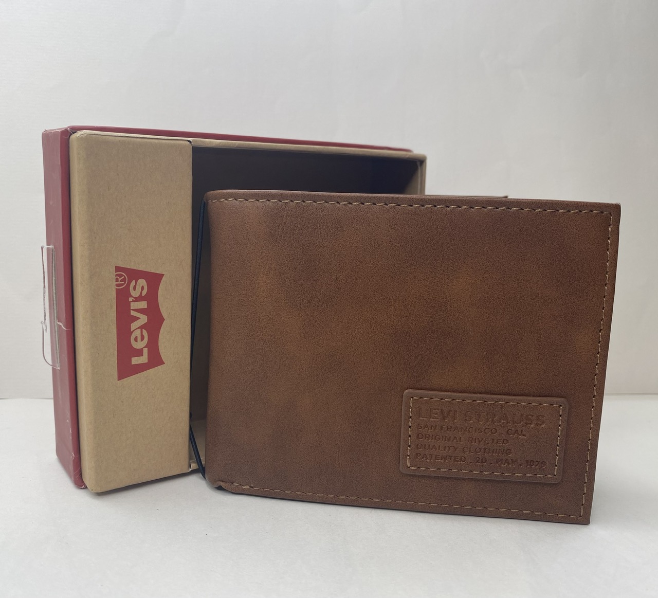Bóp ví Nam Levi's - Hàng USA