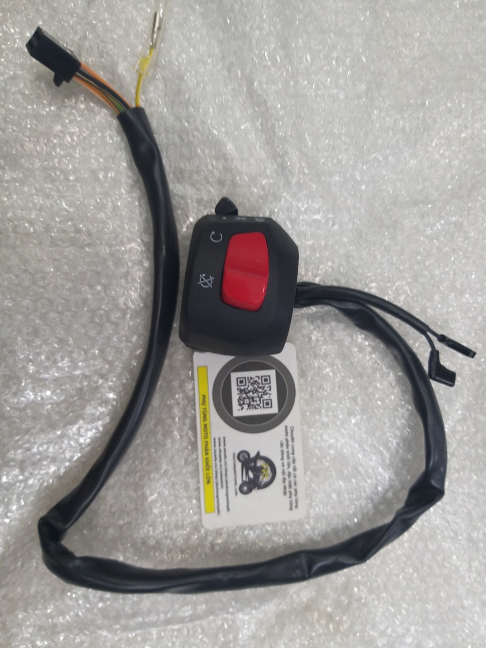 Cùm công tắc bên phải ghi đông  tay lái Suzuki GZ150A EN150