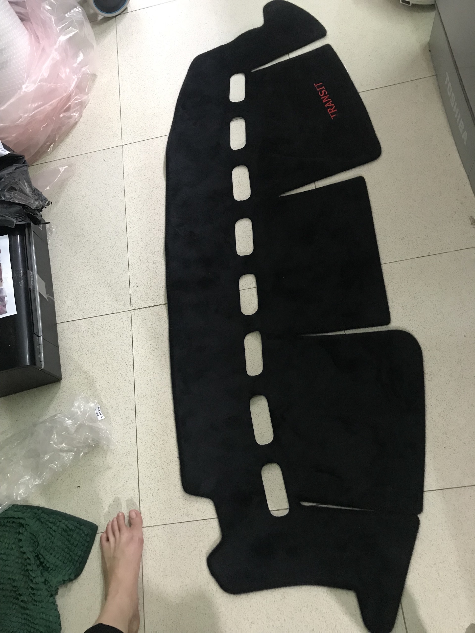 Thảm taplo nhung xe ford transit 2014-2019
