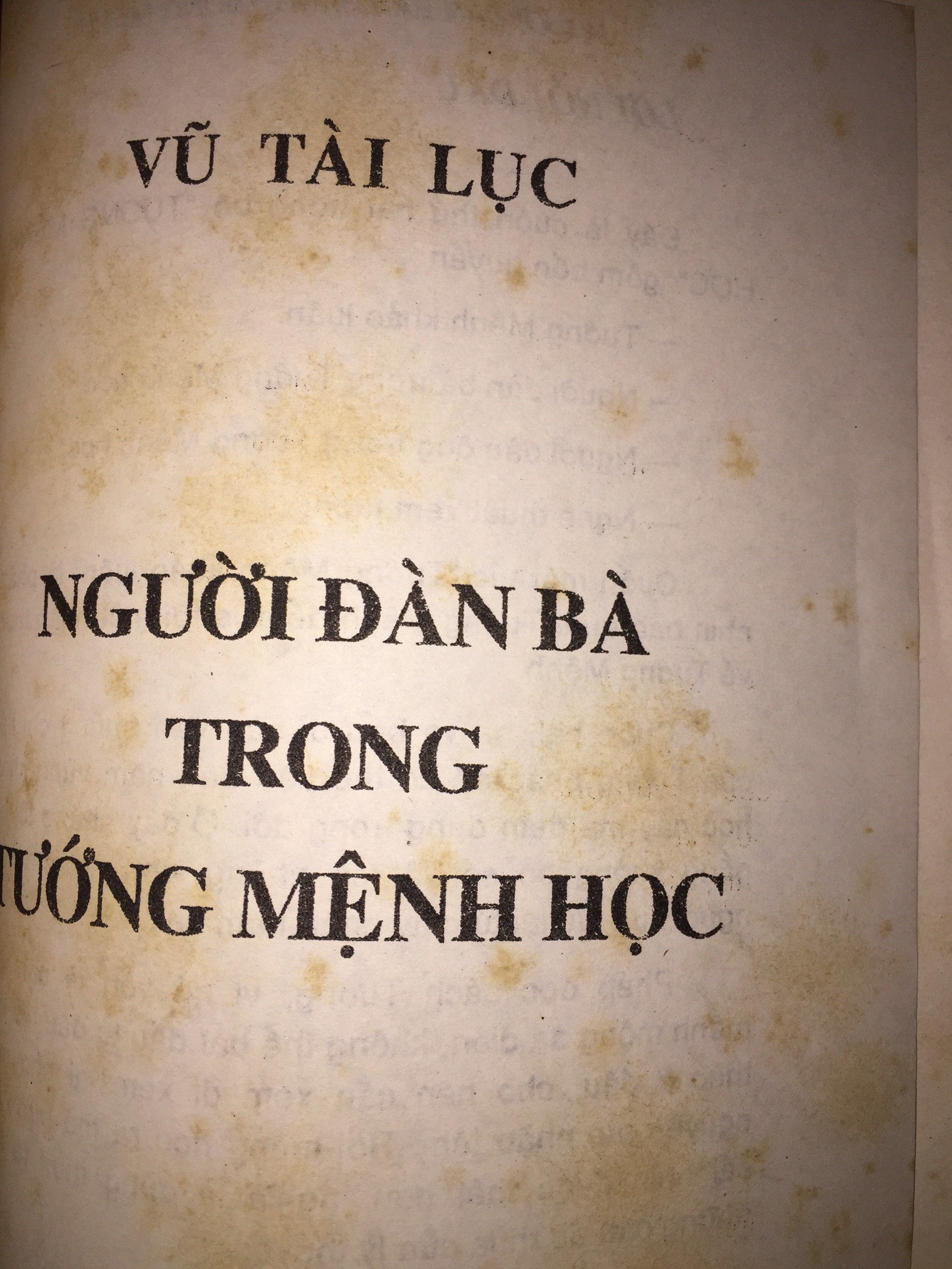 Sách Người Đàn Bà Trong Tướng Mệnh Học