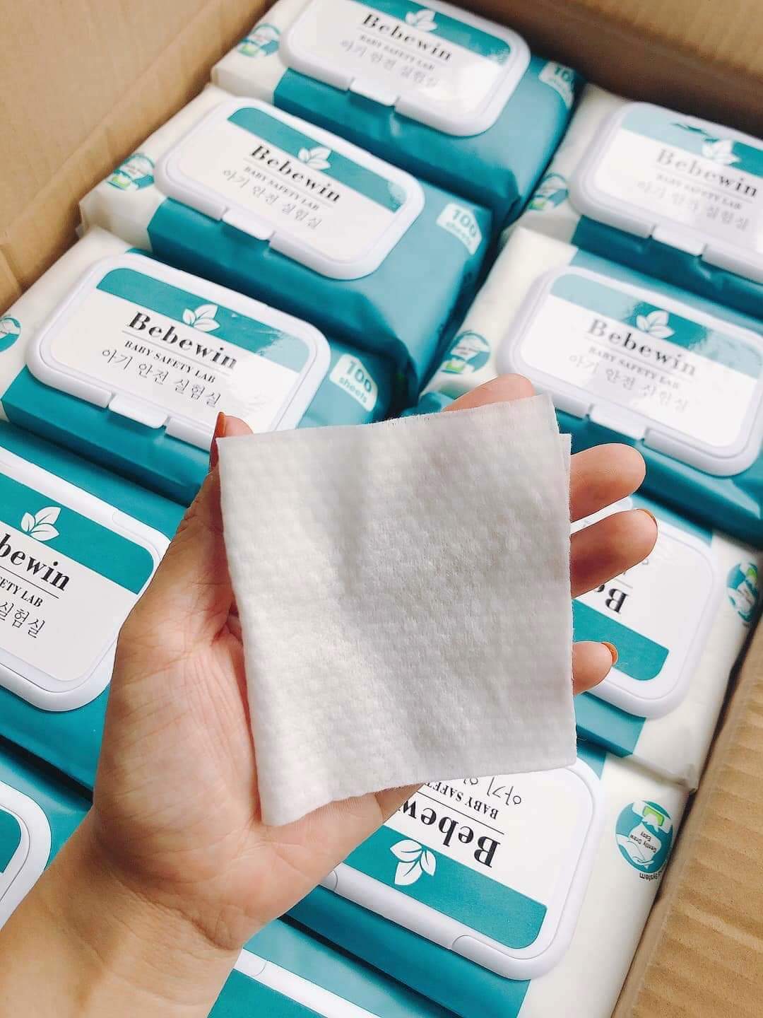 Khăn ướt không mùi Bebewin 100 tờ (to đùng)
