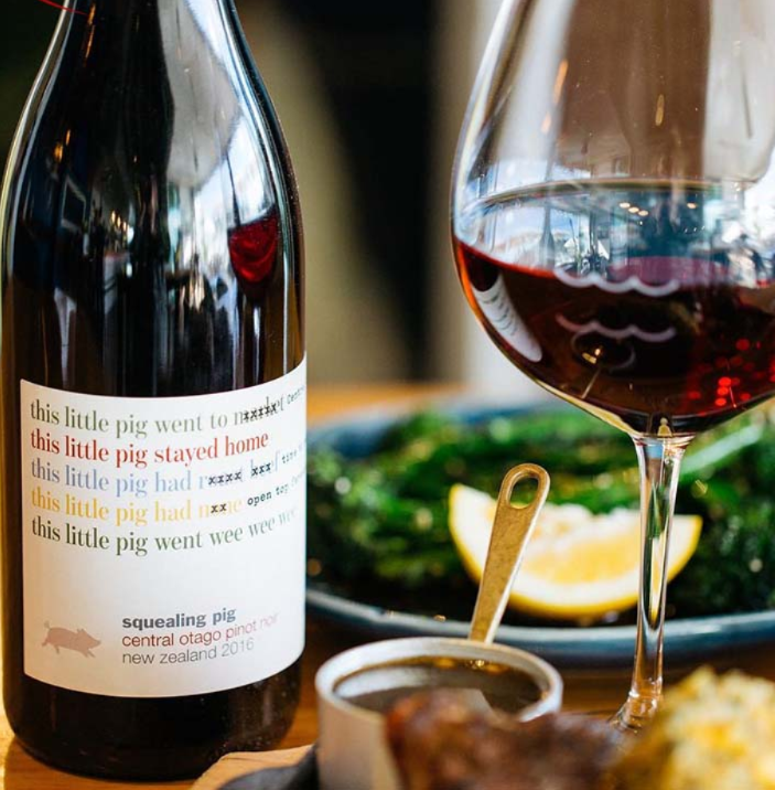 Rượu vang Squealing Pig Pinot Noir