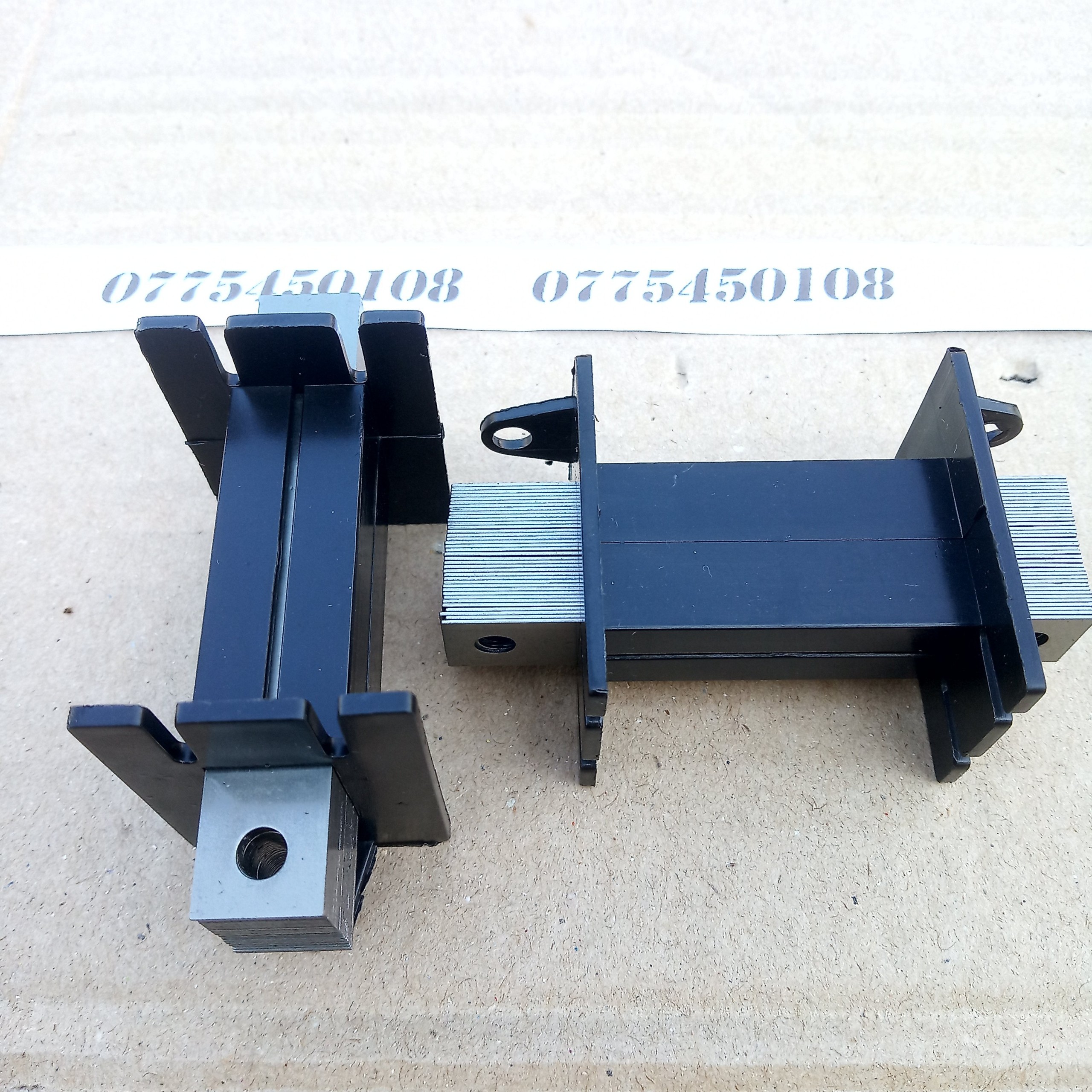 KHUÔN QUẤN CUỘN CẢM ĐEN LỚN - 2 CÁI
