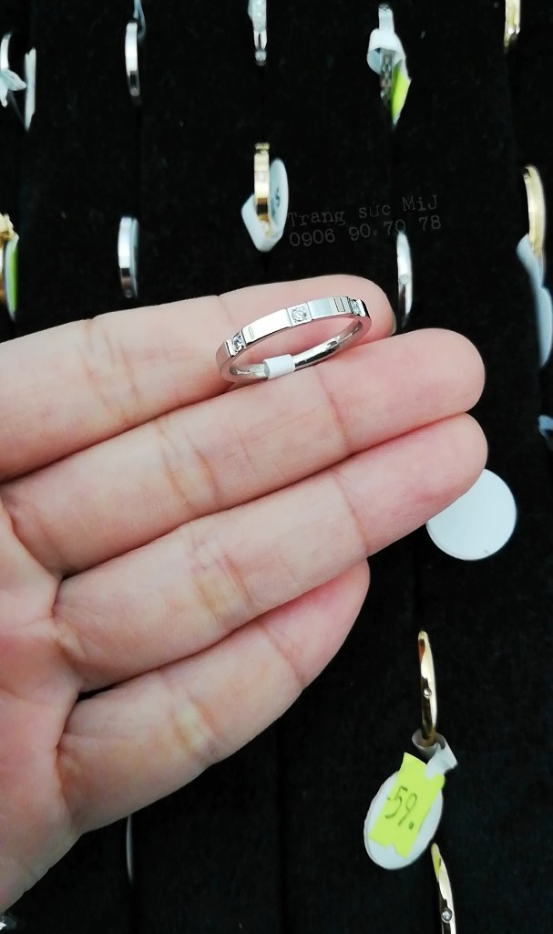 [GIÁ 1 CHIẾC] NHẪN TITAN ĐÍNH 3 ĐÁ MÀU TRẮNG