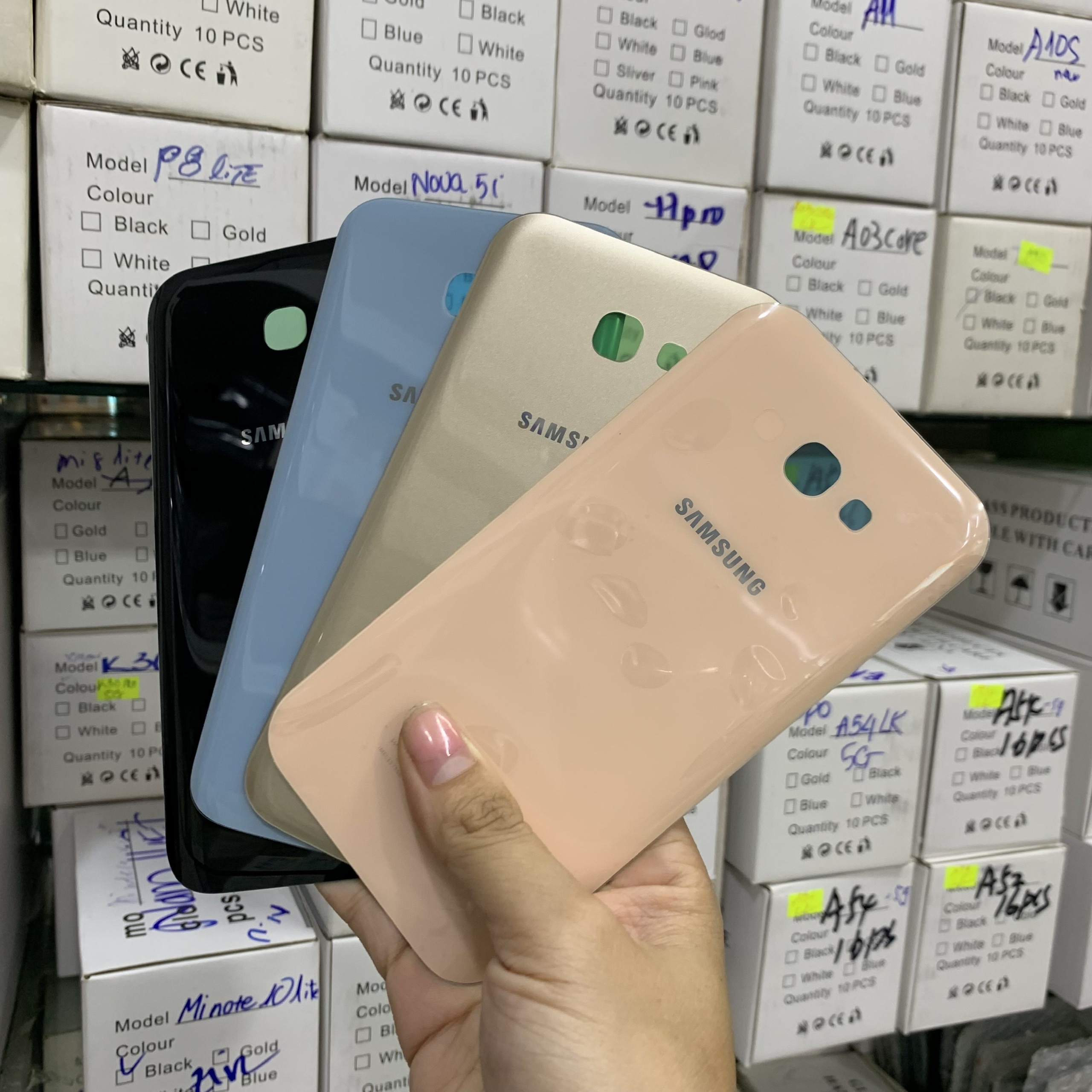 Nắp lưng Samsung A720 / A7 2017 new