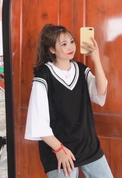 Siêu phẩm áo viền cổ tim hai màu