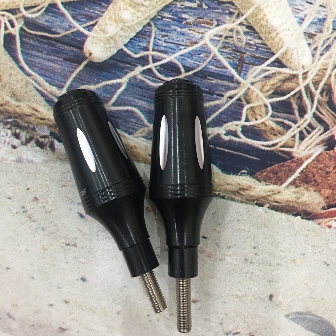 Chống đổ sau - gác chân xe gắn máy - Chống đổ sau exciter winner nhôm CNC - màu ngẫu nhiên