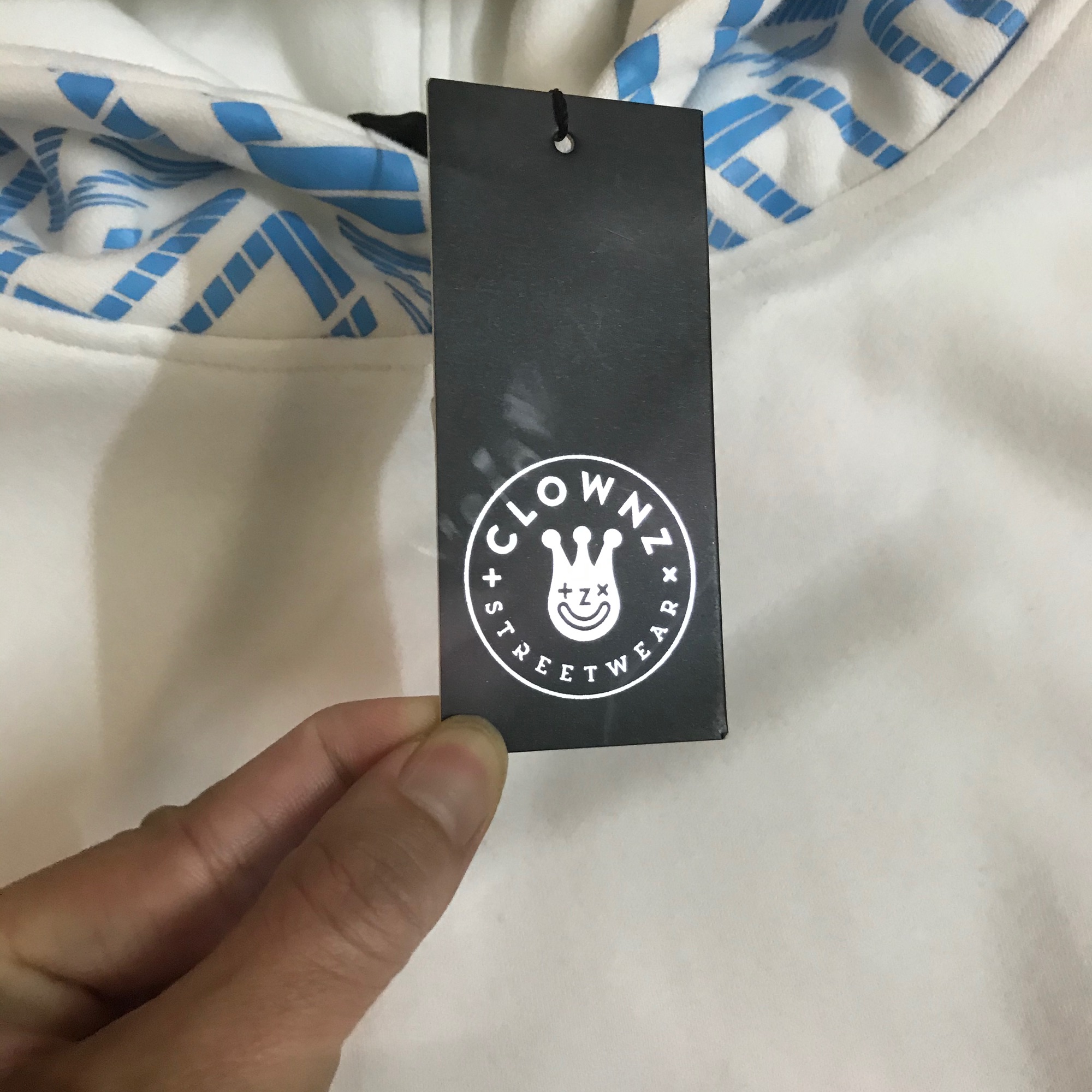 Clownz Infinity Hoodie Trắng  size L