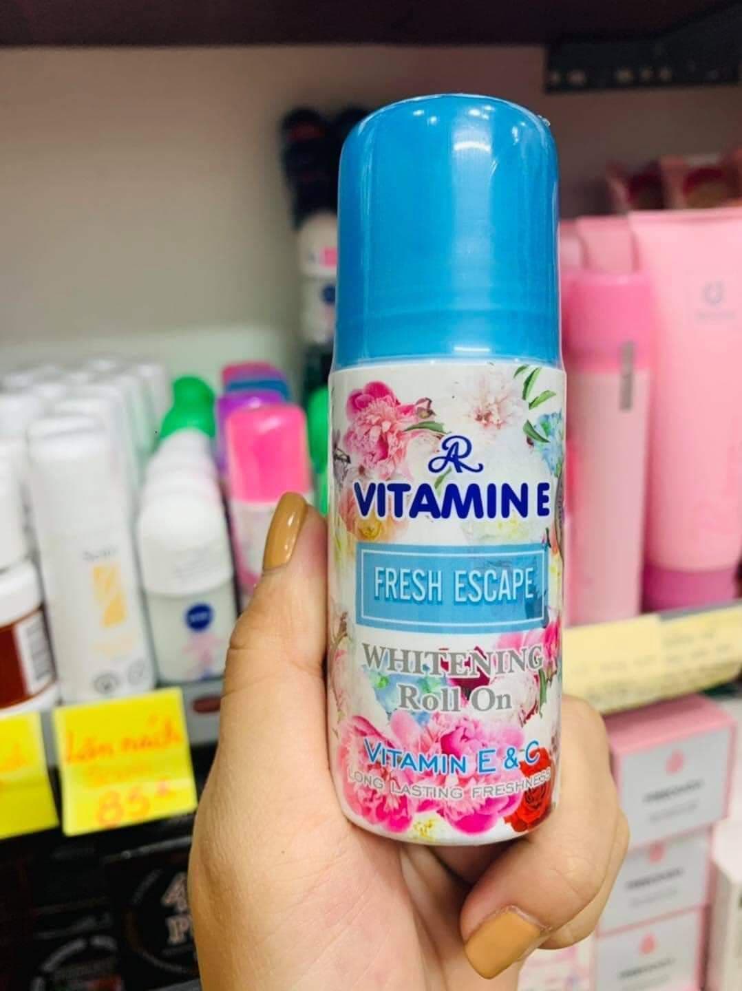 Lăn khử mùi hương nước hoa AR VITAMIN E Thái Lan