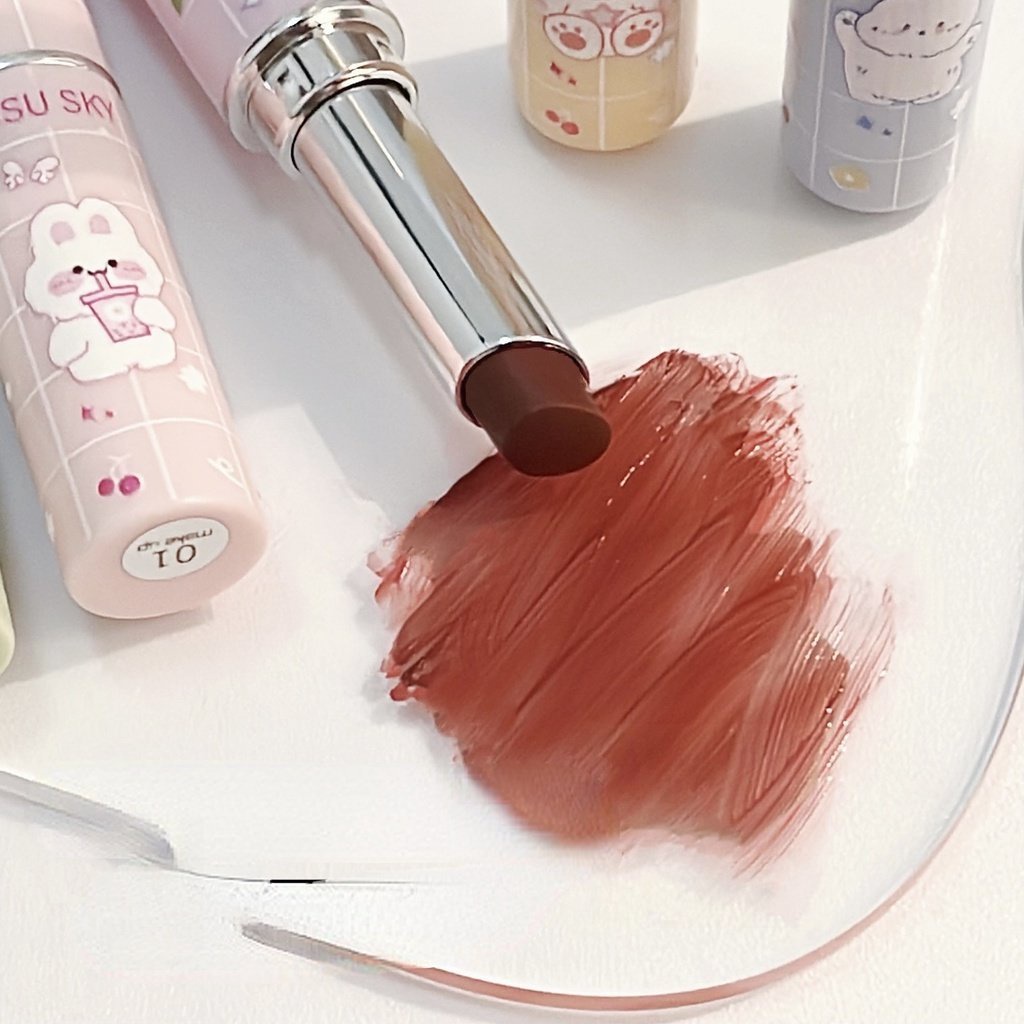 SON THỎI DƯỠNG MÔI SUSU SKY GẤU CUTE
